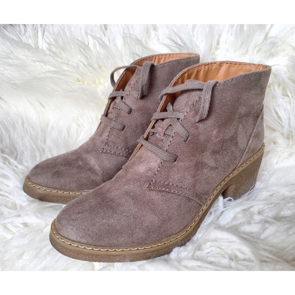 Merona Shoes - ❤️ Merona taupe booties ❤️